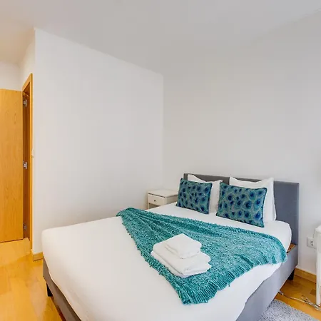 Akicity Santos Solar *