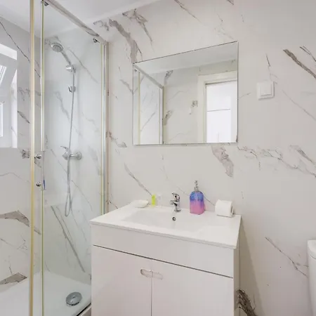 Akicity Santos Solar リスボン