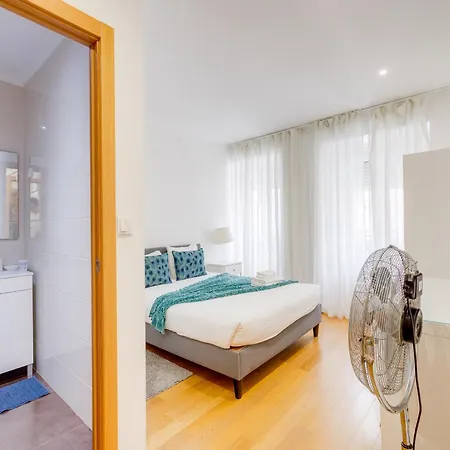 Akicity Santos Solar * リスボン