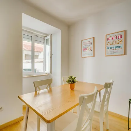 Akicity Santos Solar * リスボン